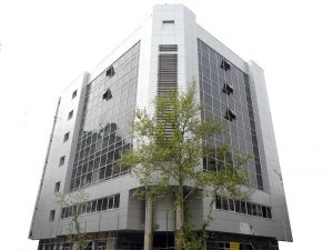 اجرای نمای شیشه ای ساختمان, نمای شیشه ای کرتین وال یونیتایز, نمای شیشه ای لامل, نمای فریم لس, قیمت نمای شیشه ای اسپایدر, انواع شیشه نما،